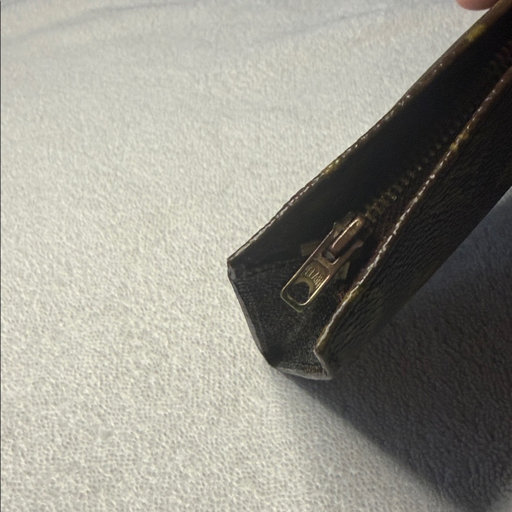 Authentic (Damaged) Louis Vuitton Monogram Bucket PM Accessories Pouchette - Picture 4 of 10